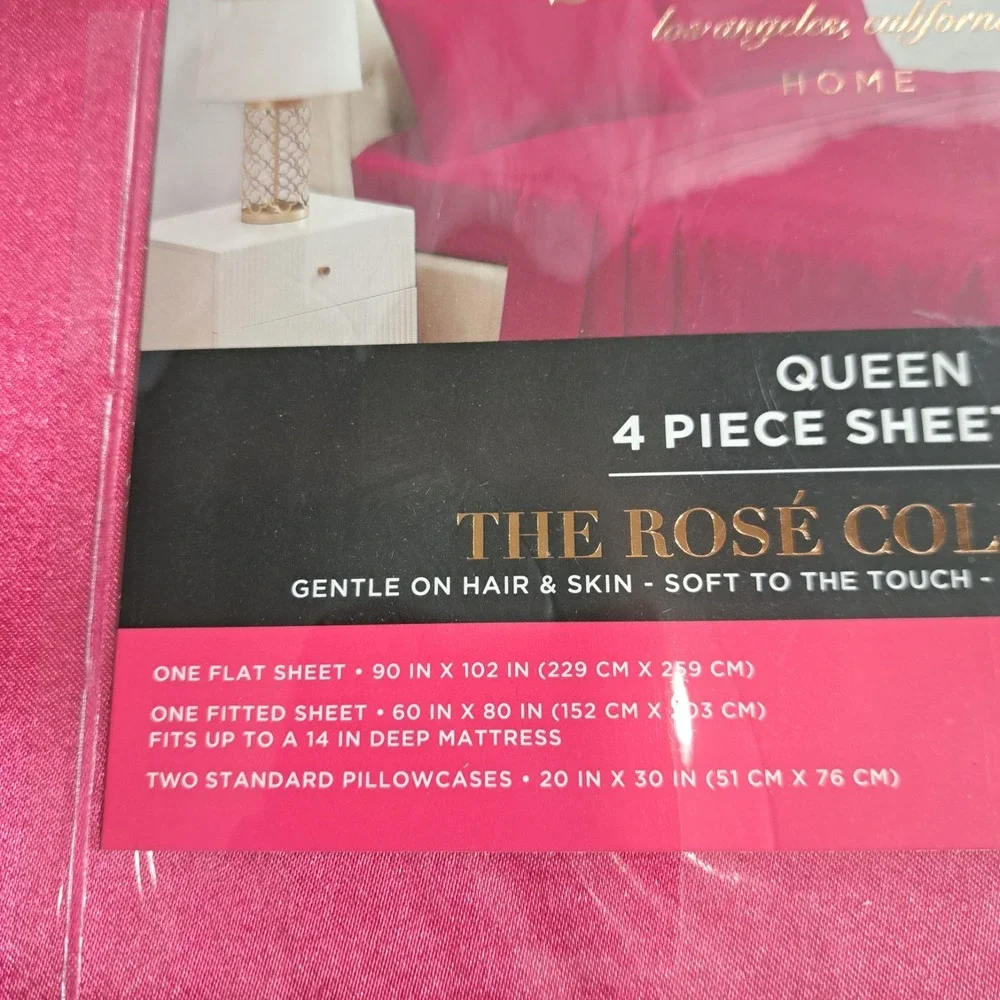 Juicy Couture Queen 4 Piece Sheet Set Fuchsia Wrinkle Resistant‎ Satin Sheets